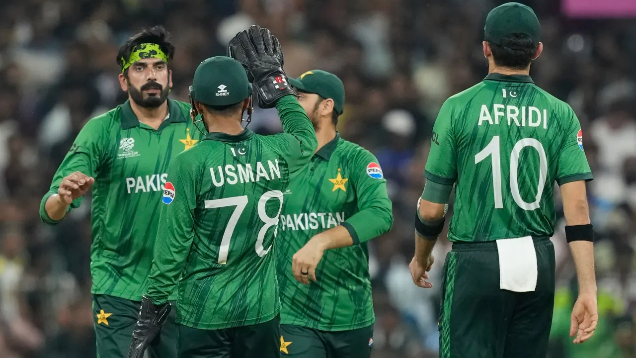 শেষ আটের টিকিট কেটেই ভারতকে পাকিস্তানের হুংকার