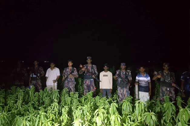 সীমান্তে পুশইনের একাধিক চেষ্টা ব্যর্থ, বিজিবির সঙ্গে পাহারায় গ্রামবাসী